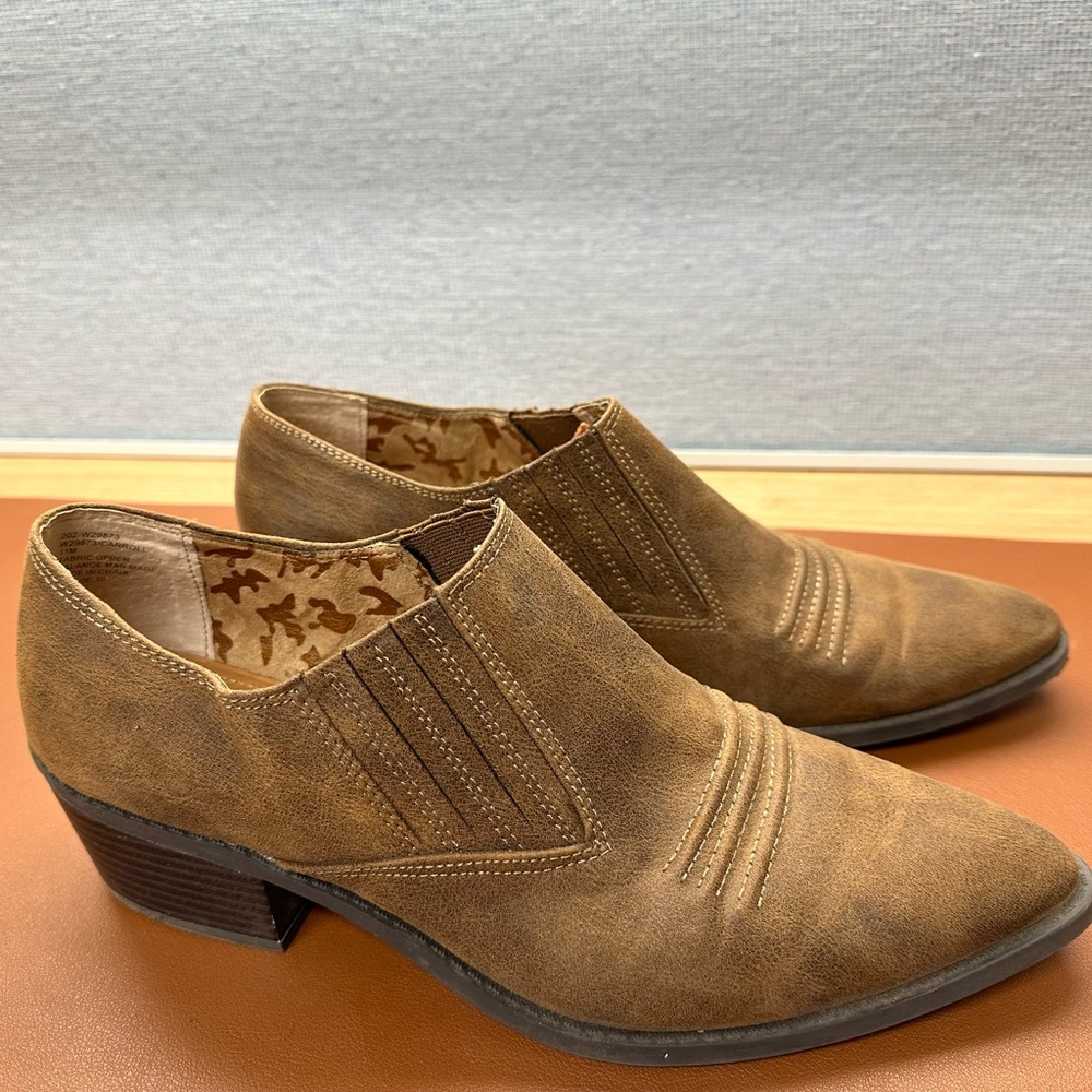 White Mountain Low Booties 11